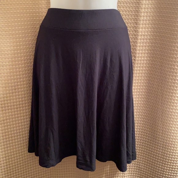 LOFT Dresses & Skirts - LOFT A-line Skirt in Black Size L